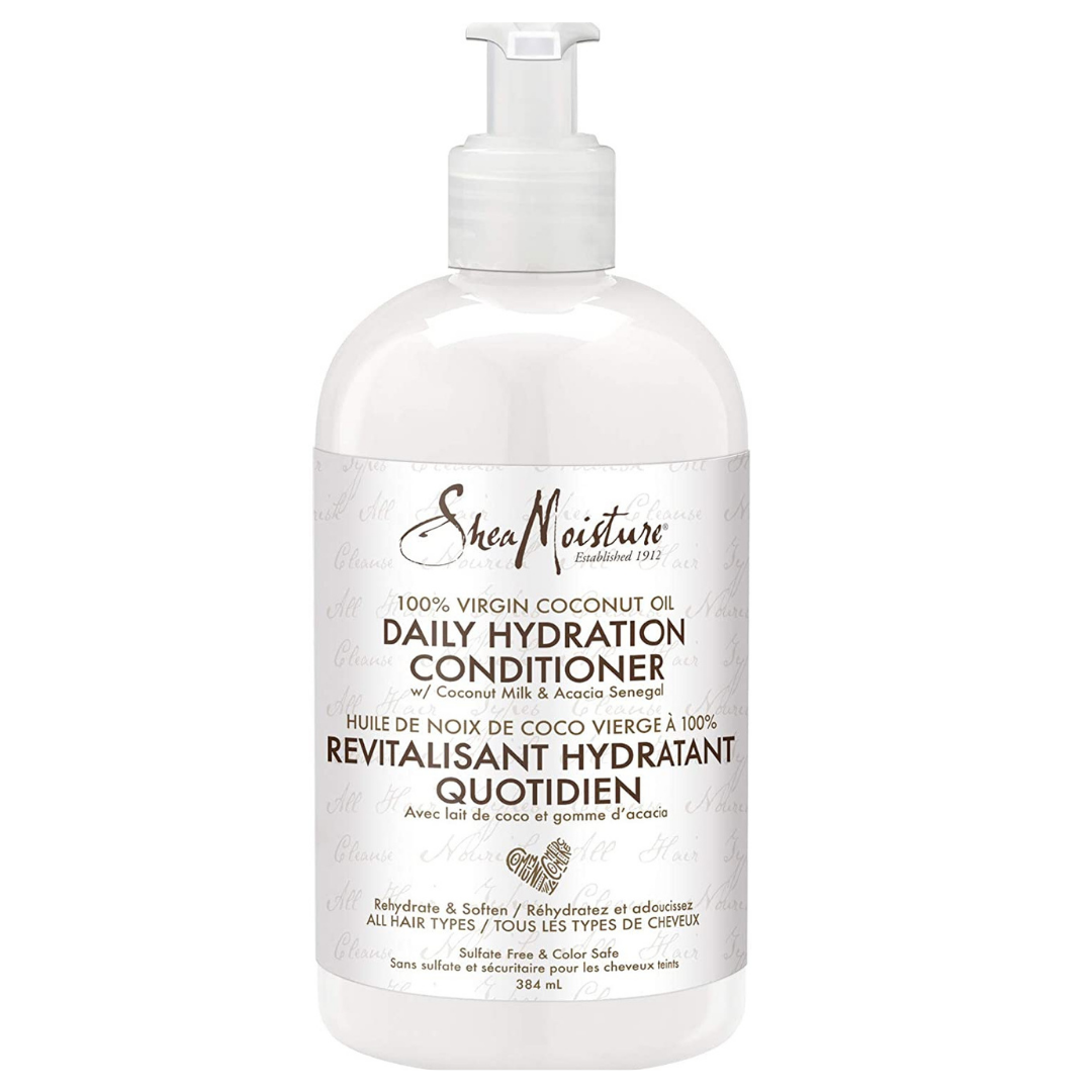 Πείτε αντίο στο Frizz  Shea Moisture 100% Virgin Coconut Oil Daily Hydration Conditioner Εμπλουτισμένο με φυσικά συστατικά, 100% παρθένο λάδι καρύδας, κρεμώδες γάλα καρύδας και πιστοποιημένο βιολογικό βούτυρο καριτέ, αυτός ο συνδυασμός κρατά τα μαλλιά ενυδατωμένα, διασφαλίζει ότι τα μαλλιά παραμένουν καθαρά, απαλά, μαλακά και χωρίς μπερδέματα. mycurls.gr 